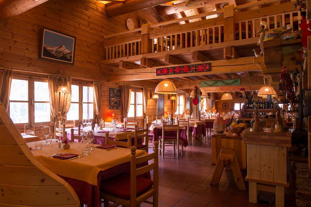 Eco Wellness Hotel Notre Maison Cogne Restaurant photo